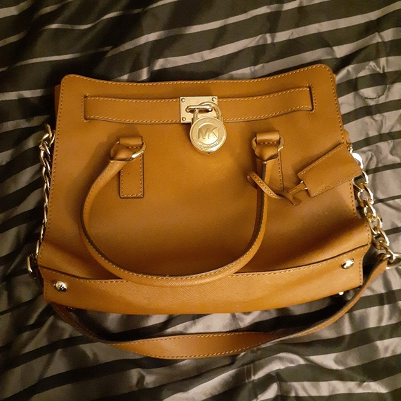 Michael Kors Hand Bag and Wallet - Picture 2 of 4